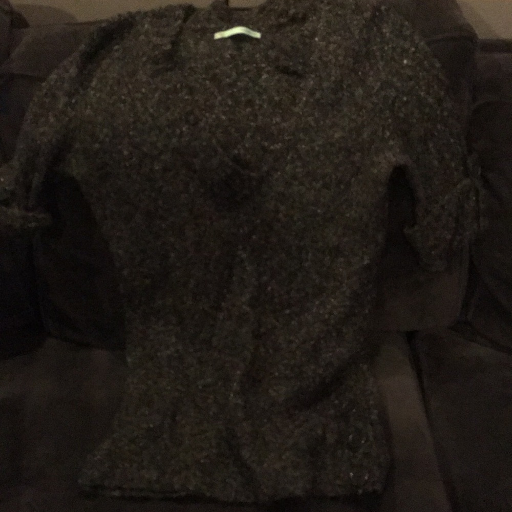 V neck 3 quarter length sleeve sweater